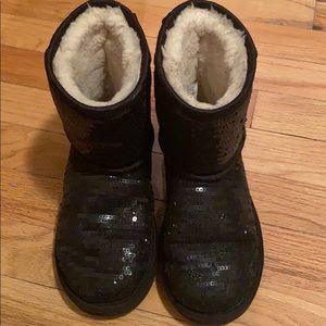 UGG little girls size 1 black sparkle boot